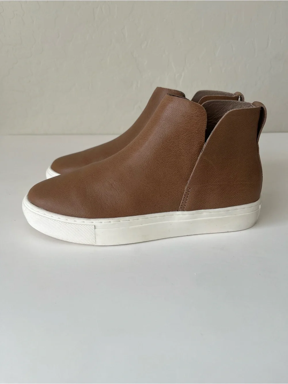 Birdies The Falcon High Top leather Sneaker water resistant 6.5